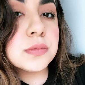 Meet your Posher, Idania